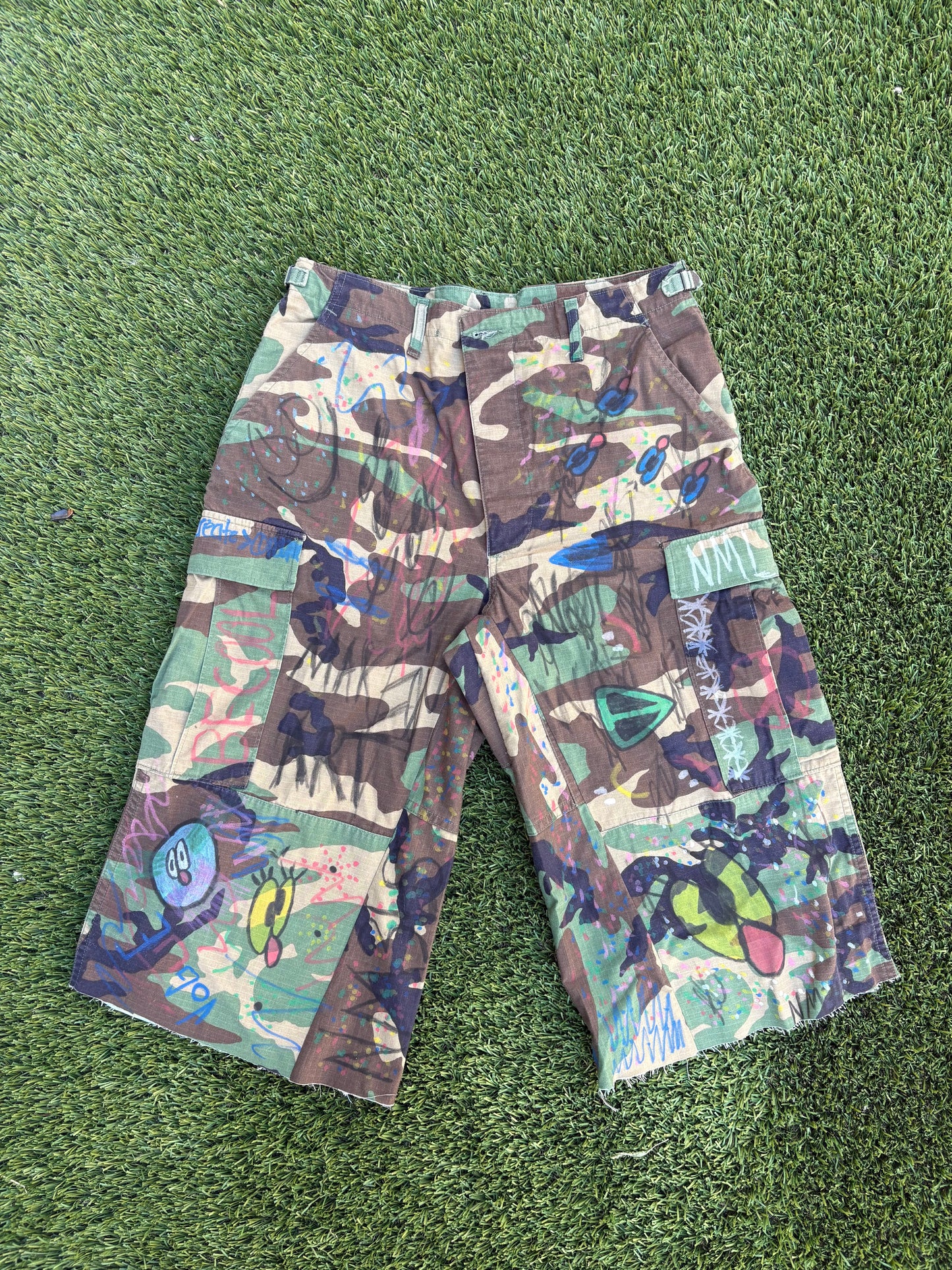 Graffiti Camo shorts