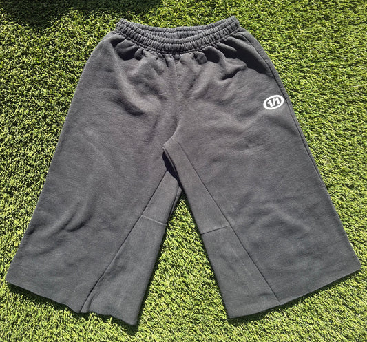 Black 3/4 sworts